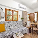 Paradiso Istriano With Jacuzzi Apartmán