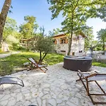 Paradiso Istriano With Jacuzzi Apartmán *