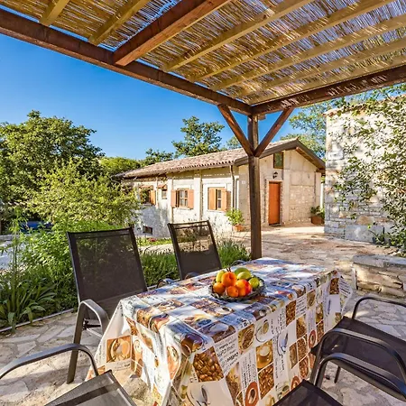 Paradiso Istriano With Jacuzzi *