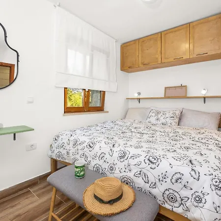 Paradiso Istriano With Jacuzzi Apartment Rovinj