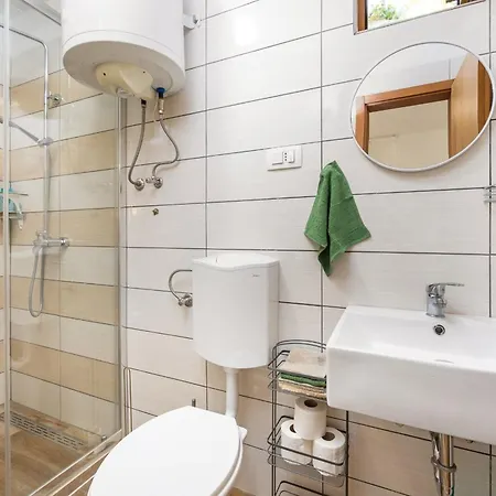 Paradiso Istriano With Jacuzzi Apartment