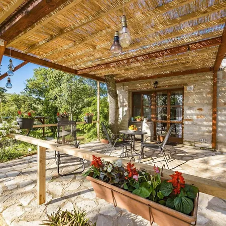 Paradiso Istriano With Jacuzzi Apartament *