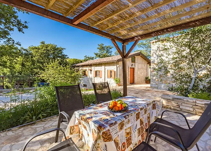 Paradiso Istriano With Jacuzzi *
